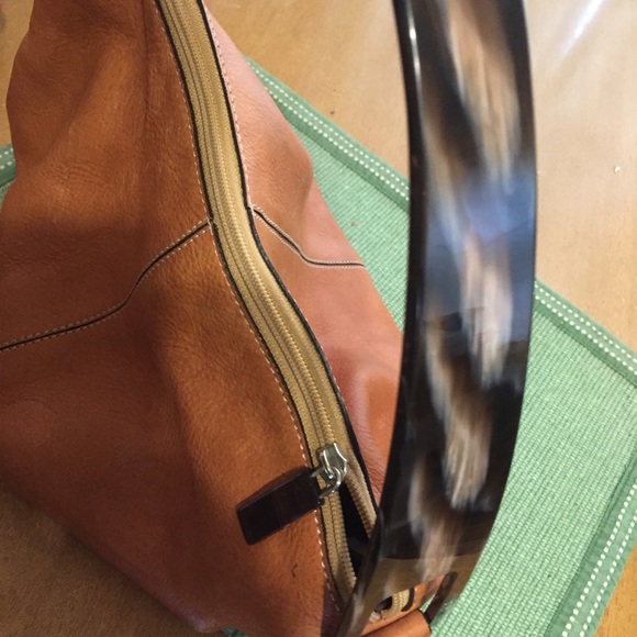 Adrienne Vittadini tan purse - Picture 7 of 8